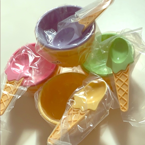 Other - Children’s ice cream bowl set